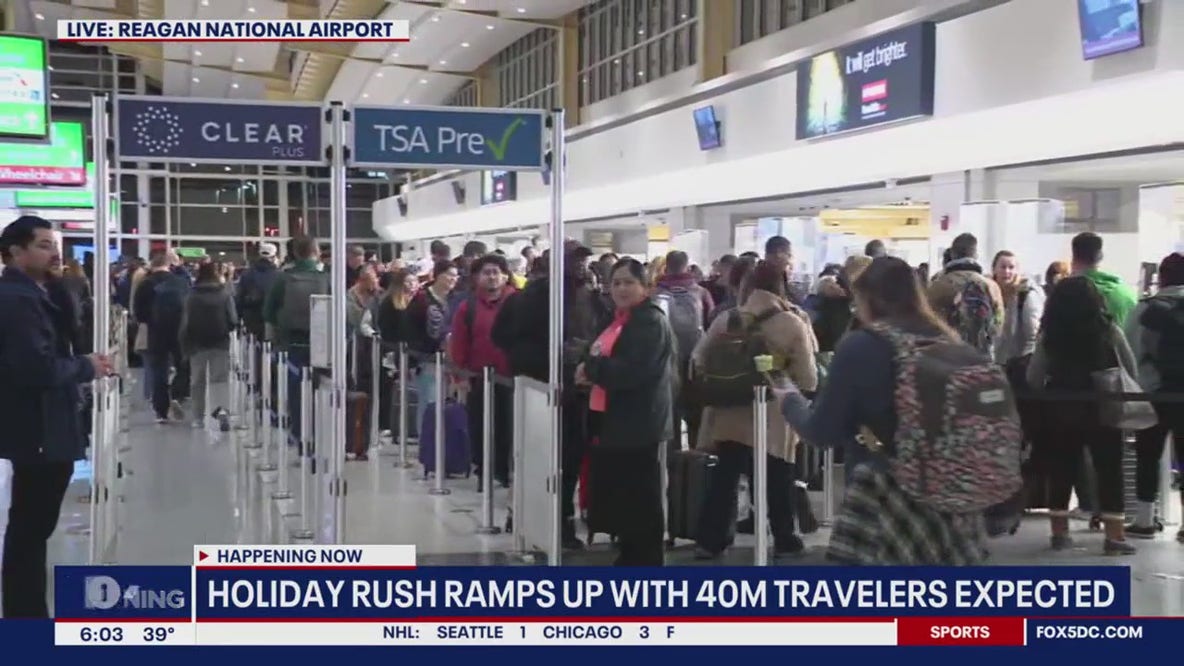 Government shutdown could affect holiday air travel, TSA says